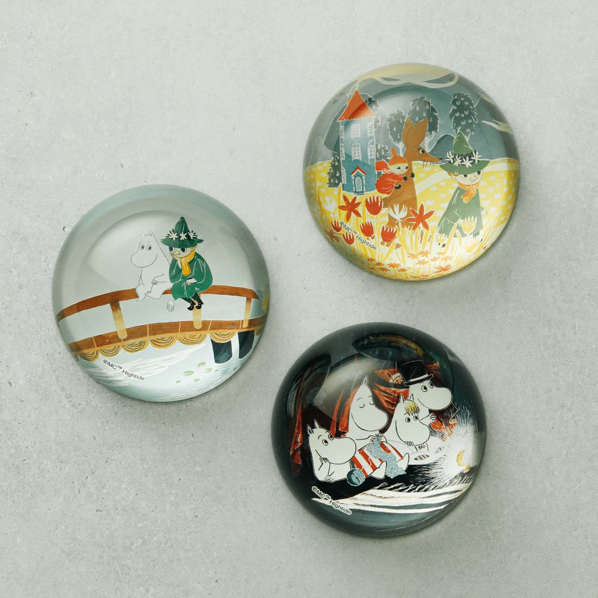 ガラスペーパーウェイトの画像